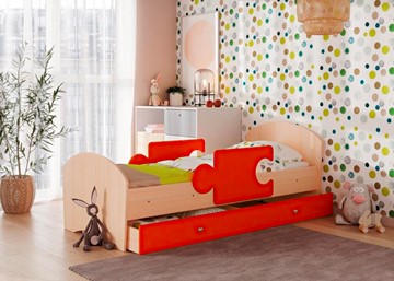 Детская кровать с ящиком и бортиками Мозайка, корпус Млечный дуб/фасад Оранжевый (щиты) в Барнауле