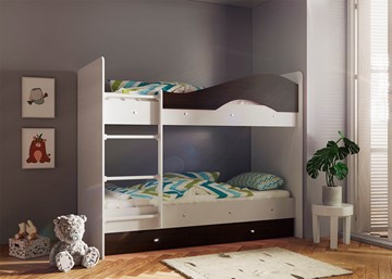 Детская  двухъярусная кровать Мая с 2 ящиками на щитах, корпус Млечный дуб, фасад Венге в Барнауле - предосмотр