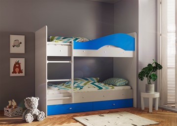 Детская 2-ярусная кровать Мая с 2 ящиками на щитах, корпус Млечный дуб, фасад Синий в Барнауле - предосмотр