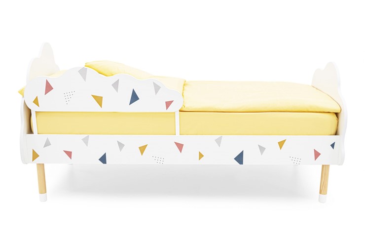 Кровать в детскую Stumpa Облако "Треугольники желтый, синий, розовый" в Барнауле - изображение 1