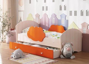 Детская кровать Тучка с ящиком, корпус Дуб млечный, фасад Оранжевый в Барнауле