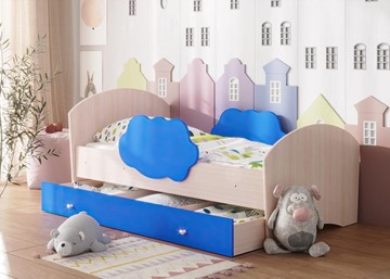 Детская кровать Тучка с ящиком, корпус Дуб млечный, фасад Синий в Барнауле