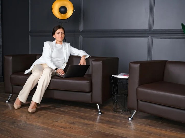 Комплект мебели Альбиони коричневый кожзам  диван 2Д + кресло в Барнауле - изображение 4