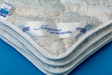 Одеяло всесезонное полутороспальное Лебединая нежность в Барнауле - предосмотр 1